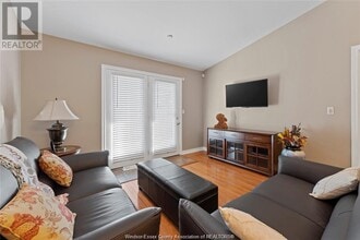 3748 Prairie Ct in Windsor, ON - Building Photo - Building Photo