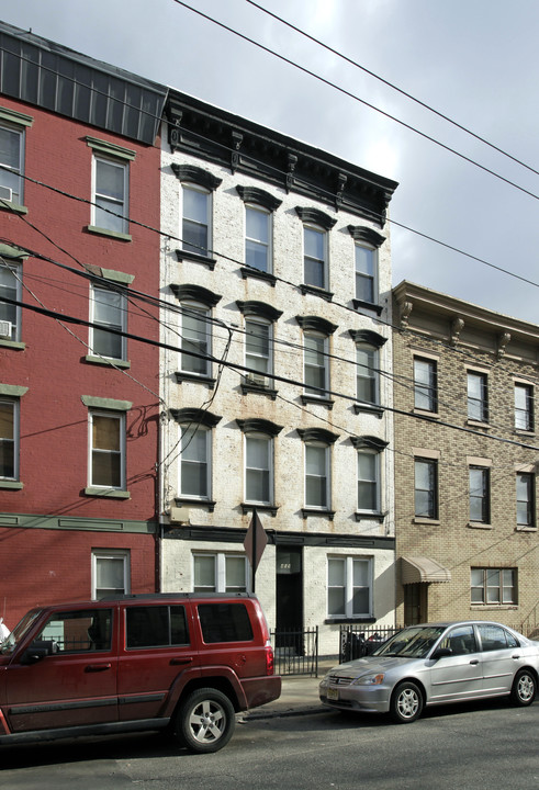 409 Bloomfield St in Hoboken, NJ - Building Photo