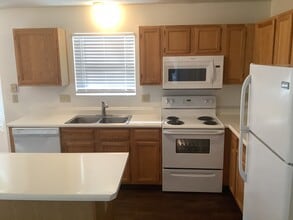 9503 Deer Track Rd in West Chester, OH - Foto de edificio - Building Photo