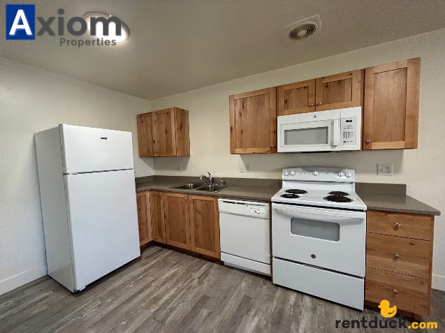 1942 Brock Dr in Pocatello, ID - Foto de edificio - Building Photo