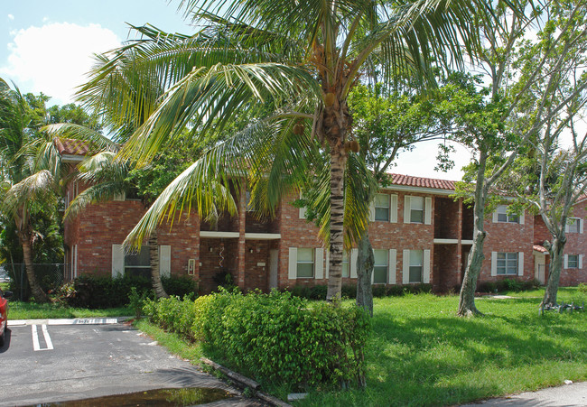 9670 NW 35th St in Coral Springs, FL - Foto de edificio - Building Photo