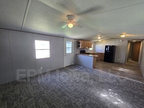 700 W Ridgeway Ave in Cedar Falls, IA - Building Photo - Building Photo