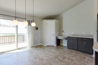 7804 S 191st St in Omaha, NE - Foto de edificio - Building Photo