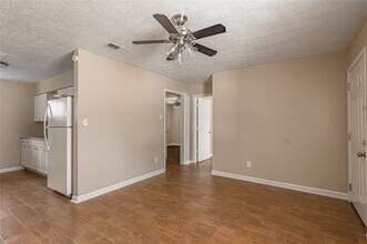 760 Cline St in Huntsville, TX - Building Photo - Building Photo