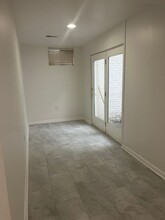 1106 Landerset Dr in Herndon, VA - Foto de edificio - Building Photo