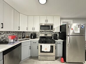 1731 N Mozart St, Unit J06P in Chicago, IL - Foto de edificio - Building Photo