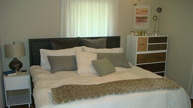 112 Robert Lee Rd in Houston, TX - Building Photo - Building Photo