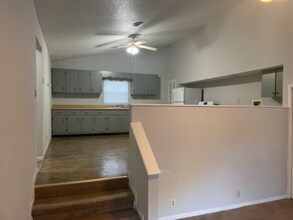 165 Midway Dr, Unit D in Oliver Springs, TN - Building Photo - Building Photo