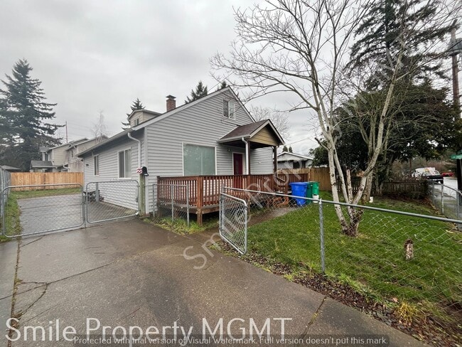 10153 SE Pardee St in Portland, OR - Building Photo - Building Photo