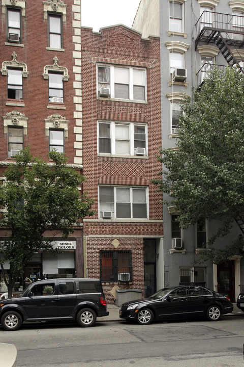 213 E 29th St in New York, NY - Building Photo