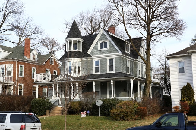 5017 Roland Ave in Baltimore, MD - Building Photo - Building Photo