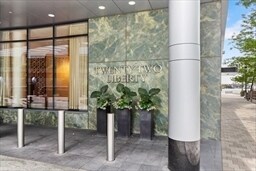 22 Liberty Dr, Unit 5L in Boston, MA - Foto de edificio - Building Photo