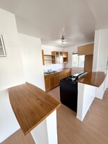 2708 3rd St, Unit 4 Apartments