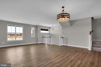 121 Despina Dr in Mechanicsburg, PA - Building Photo - Building Photo