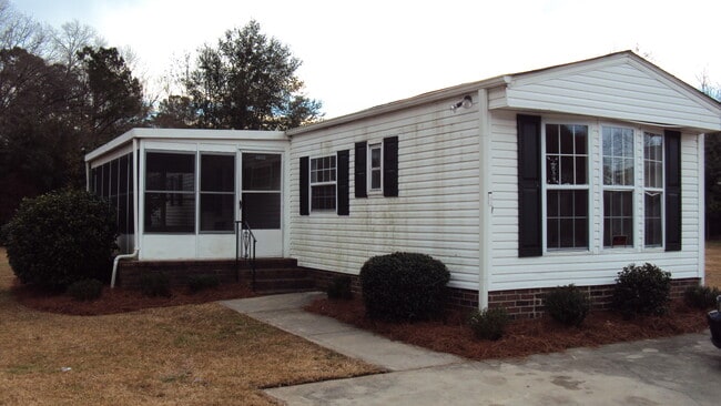 property at 2834 Apple Valley Dr