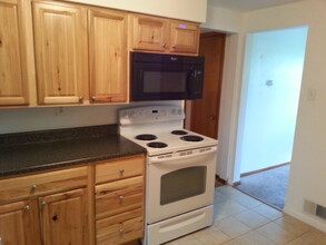 92 Rosecrest Dr, Unit 92 in Pittsburgh, PA - Building Photo - Building Photo