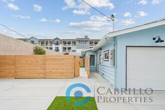 885 Home Ave in Carlsbad, CA - Building Photo - Building Photo