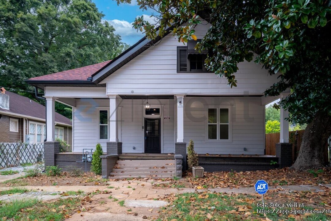 981 Metropolitan Pkwy SW in Atlanta, GA - Building Photo