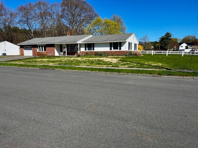 1 Perkins Rd in Danvers, MA - Building Photo - Building Photo