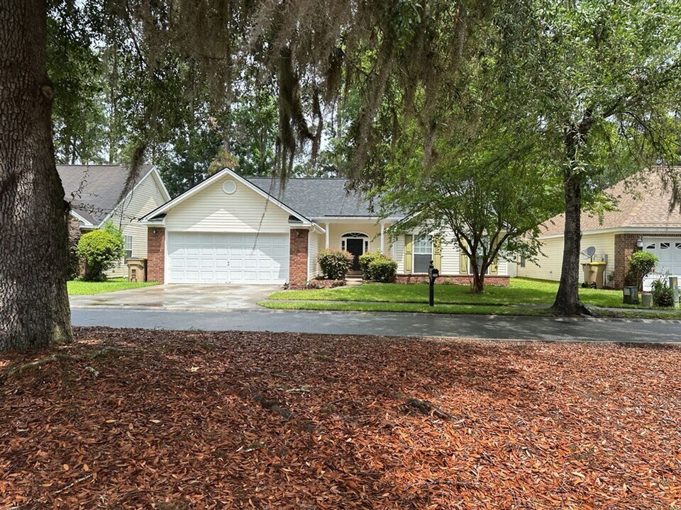 355 Shady Oak Cir in Richmond Hill, GA - Building Photo