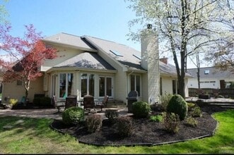 62 Pinelake Dr in Buffalo, NY - Building Photo - Building Photo
