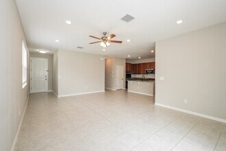 7729 Sunshine Bridge Ave in Gibsonton, FL - Foto de edificio - Building Photo