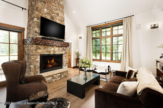 1350 Sierra Vista Dr in Aspen, CO - Building Photo - Building Photo