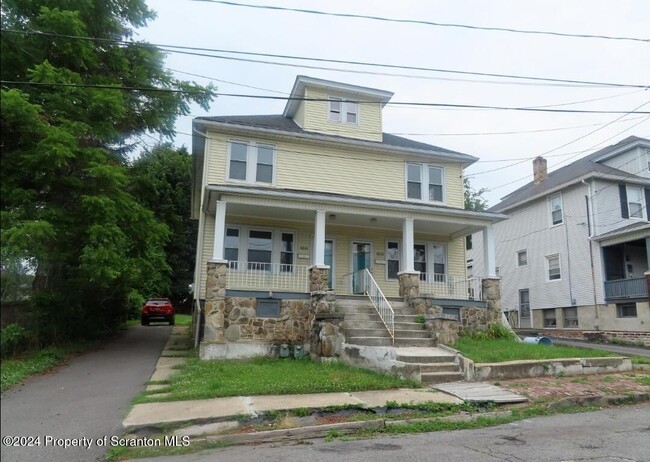 1311 Short Ave in Scranton, PA - Foto de edificio - Building Photo