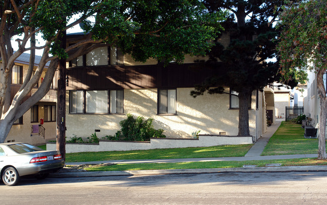 1002 E Imperial Ave in El Segundo, CA - Building Photo - Building Photo