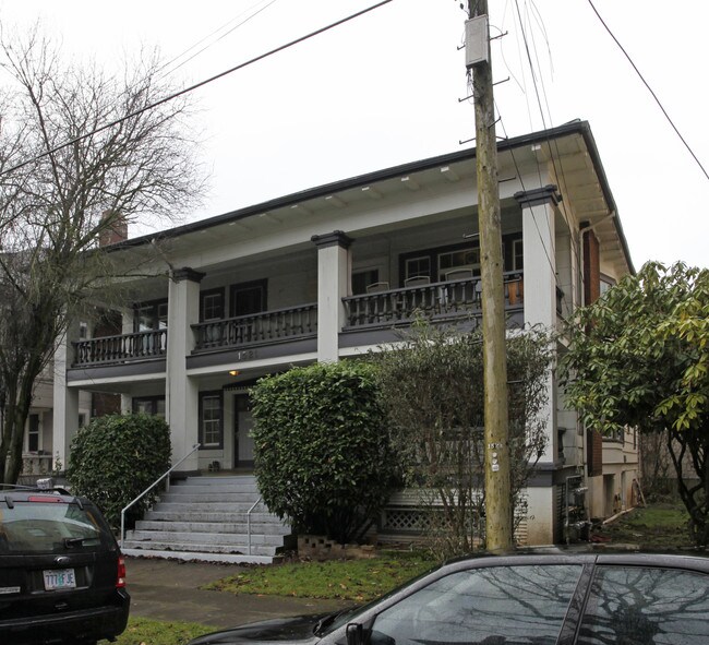 Brentwood Apartments in Portland, OR - Building Photo - Building Photo
