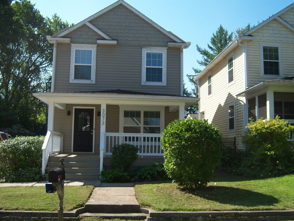3073 Moss St in Keego Harbor, MI - Building Photo