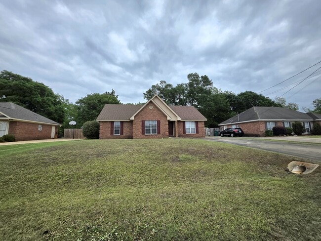 63 Lilly Pad Cir in Millbrook, AL - Building Photo - Building Photo