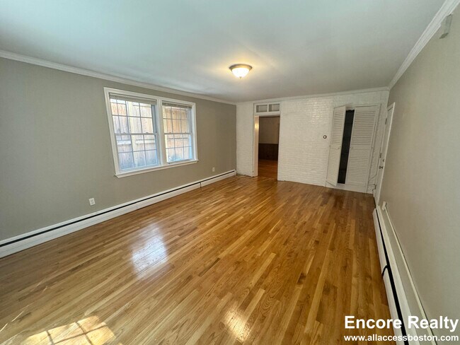 26 Fayette St, Unit B in Boston, MA - Building Photo - Building Photo
