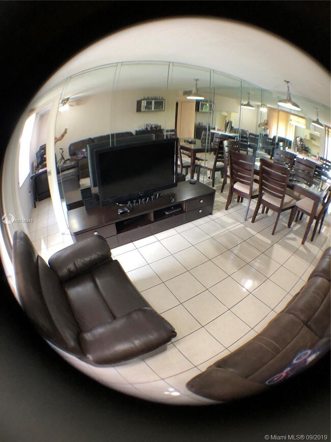 14301 N Kendall Dr-Unit -410B in Miami, FL - Building Photo - Building Photo