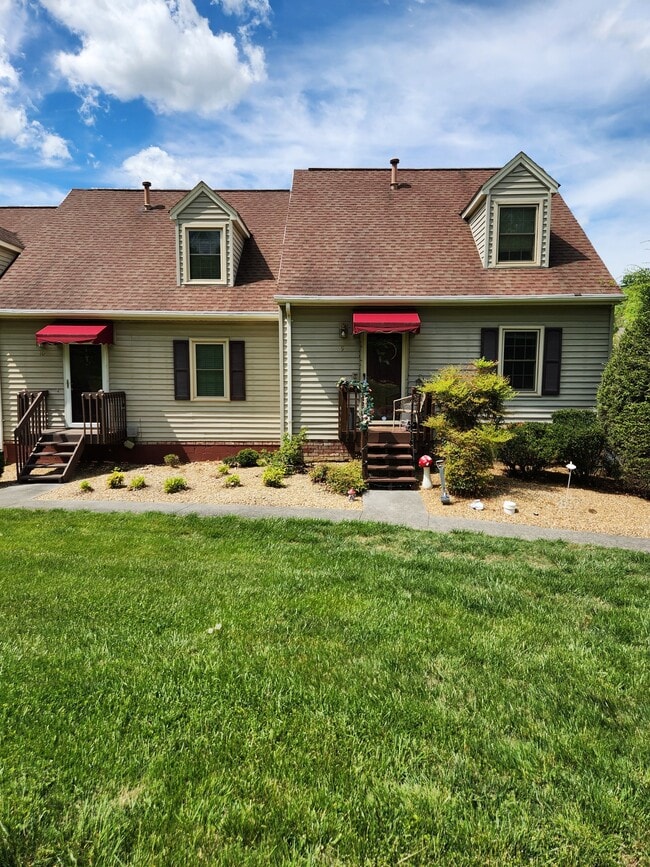 property at 2503 E Lakeview Dr