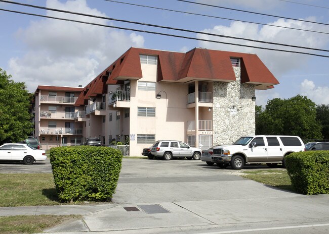 The Oaks in Miami, FL - Foto de edificio - Building Photo