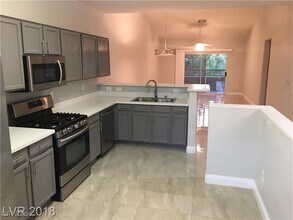 812 Peachy Canyon Cir in Las Vegas, NV - Building Photo - Building Photo