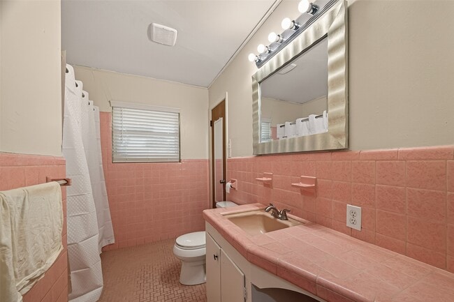 property at 8726 Glenloch Dr