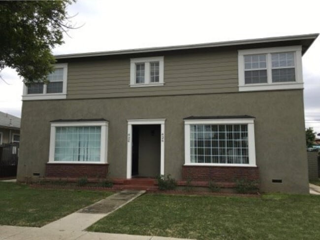 property at 424 W Riggin St