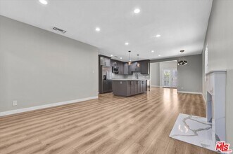 13964 La Maida St in Los Angeles, CA - Building Photo - Building Photo