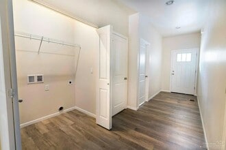 16462 Betty Dr in La Pine, OR - Building Photo - Building Photo