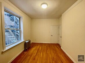 117 W 13th St in New York, NY - Building Photo - Building Photo
