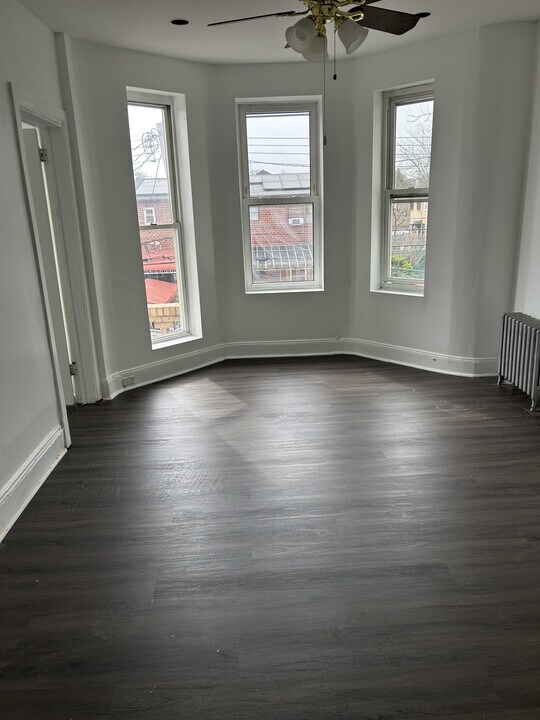 531 Ashford St, Unit Apt#2 in Brooklyn, NY - Foto de edificio