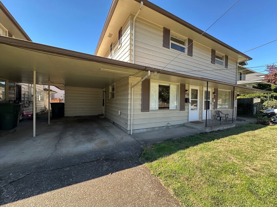 978 SW Ferry St in Albany, OR - Building Photo
