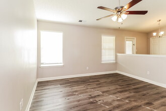 533 River View Dr in Lowell, NC - Building Photo - Building Photo