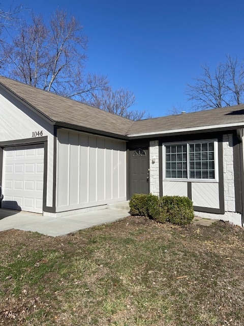 property at 1046 E Huntington Cir