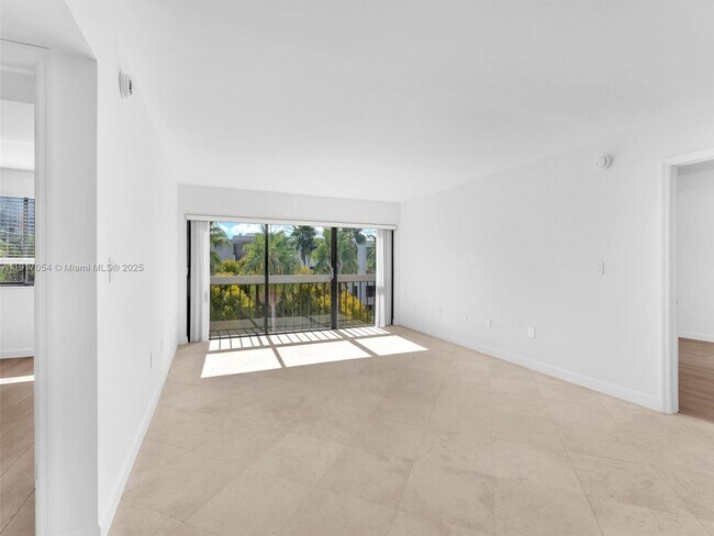 255 Galen Dr in Key Biscayne, FL - Building Photo - Building Photo