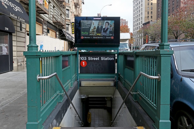 2709-2717 Broadway in New York, NY - Foto de edificio - Building Photo