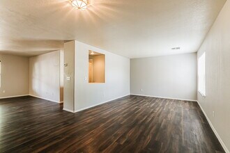 8527 E Vía Cortina De Madera in Tucson, AZ - Foto de edificio - Building Photo
