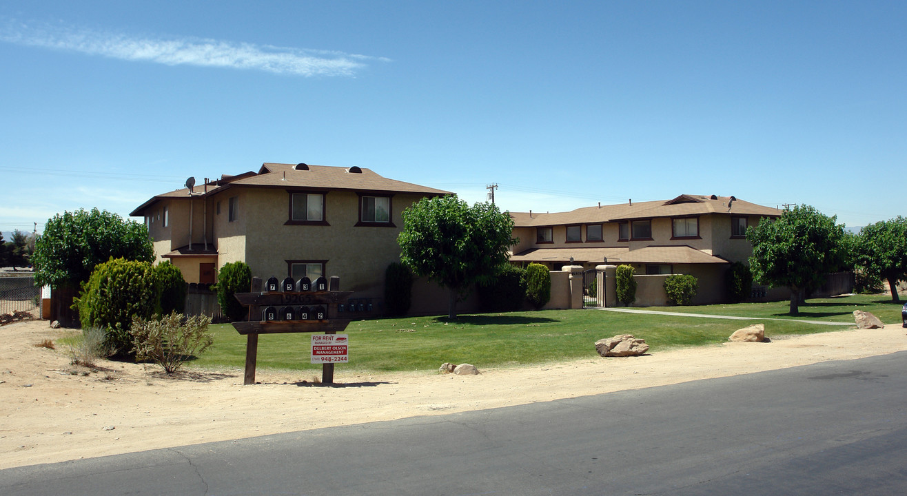 19265 Allegheny Road in Apple Valley, CA - Building Photo